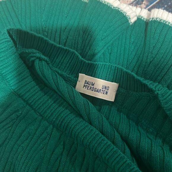 Baum und Pferdgarten ruffle asymmetrical cardigan, size small - Picture 9 of 9